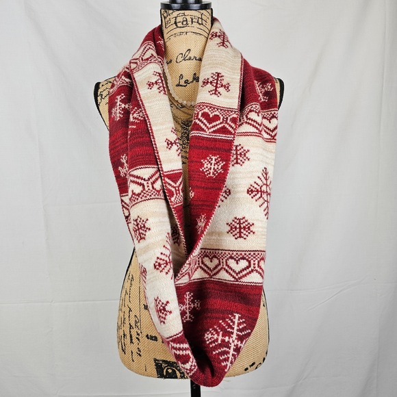 Coldwater Creek‎ Red Cream Snowflake Heart Fair Isle Infinity Loop Scarf NWOT - Picture 6 of 9